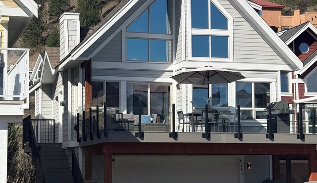 Cozy Family Cottage with Fantastic Lake Views at La Casa Resort