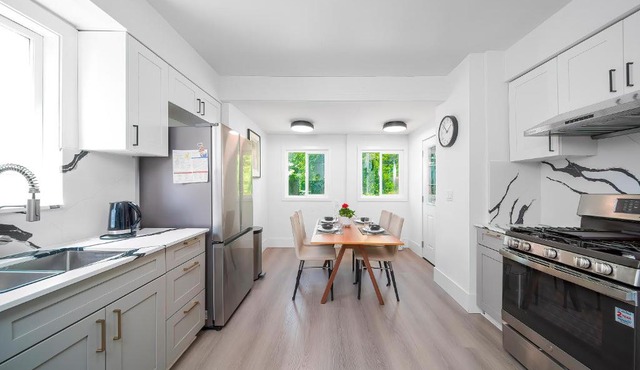 Cozy four bedroom House in Vancouver West in Vancouver