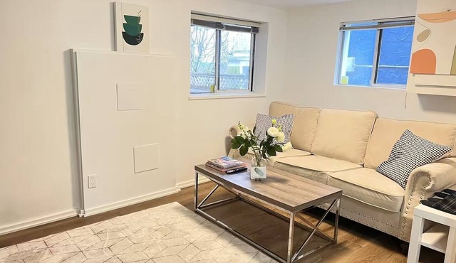 Cozy Guest Suite – Walk to Ocean & Shops