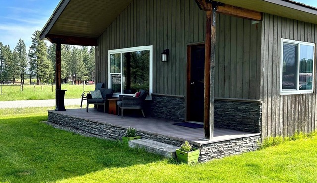 Cozy Guesthouse with Beautiful Mountain Views!