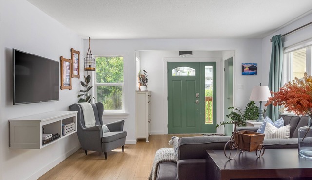 Cozy Home in Central Squamish close to Amenities in Squamish