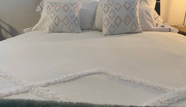 Cozy room close to all amenities!