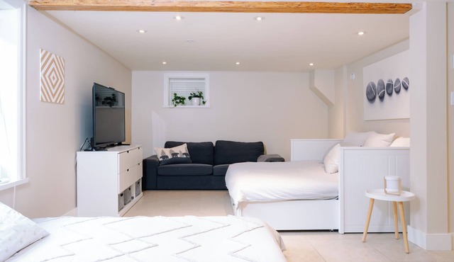 Cozy Stay - Close To Everything