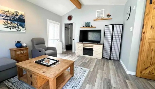 Cozy Vacation House with BBQ, fireplace and patio