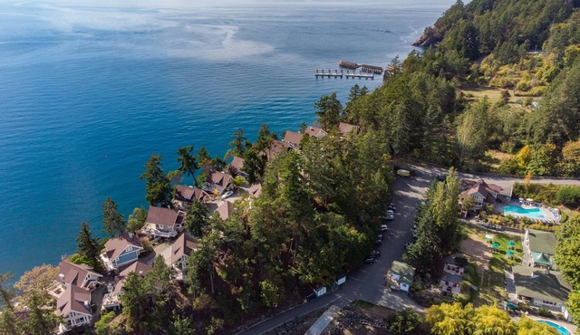 Cozy View Cottage on Pender Island #15