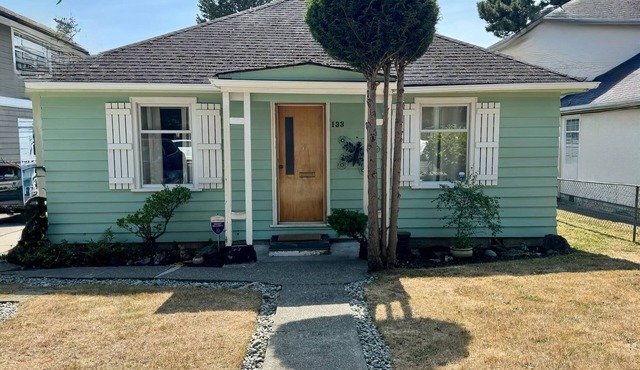 Cozy Vintage Cottage