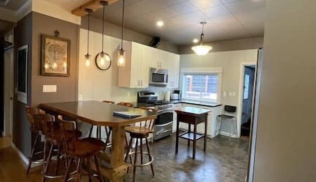 Cozy, Warm & Spacious Fernie Bungalow