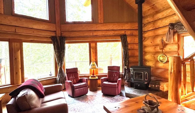 Creek side cabin in the woods with wood stove and deck - pet friendly! in Crawford Bay