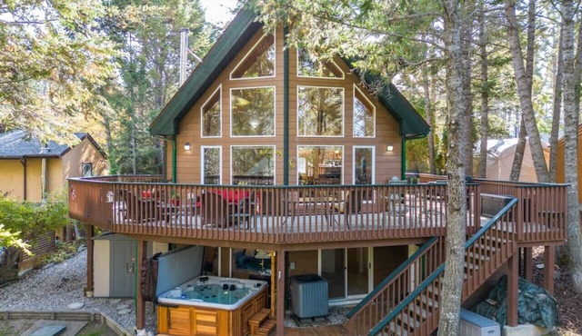 Crescent Moon Lodge | A-Frame | Hot Tub | Fire Pit