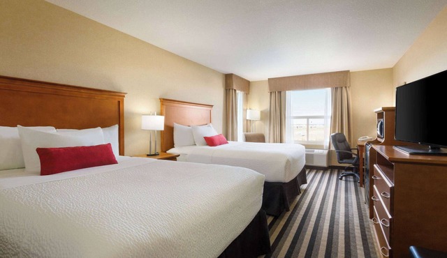 Days Inn & Suites by Wyndham Edmonton Airport