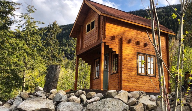 Discover Boho Bungalow: Peaceful and Relaxing Cabin with Breathtaking Views!