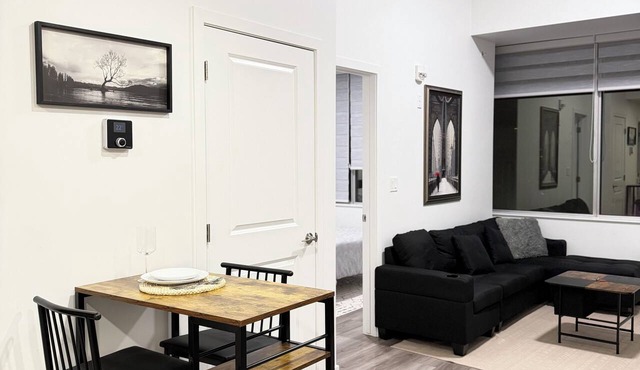 Downtown 1-Bedroom Close to Everything