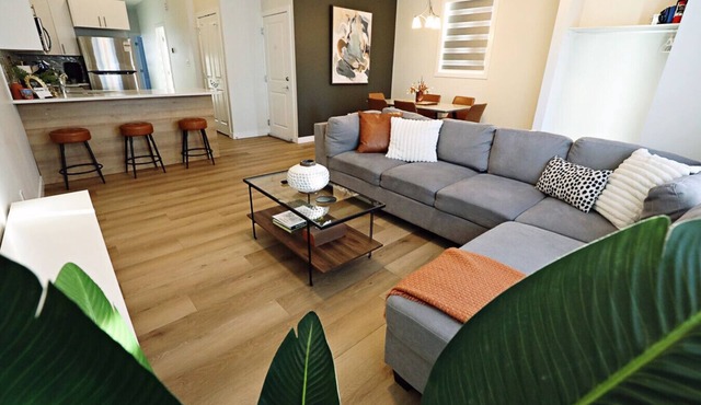 Downtown 5 Bedroom |A/C|Rogers|Commonwealth|EXPO