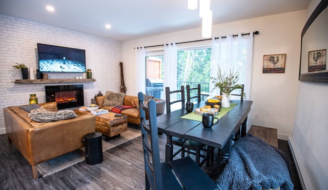 Eagles Nest - Townhouse with a View