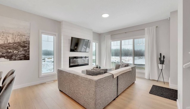 Emerald -3BR Home | Prime Location | Spruce Grove