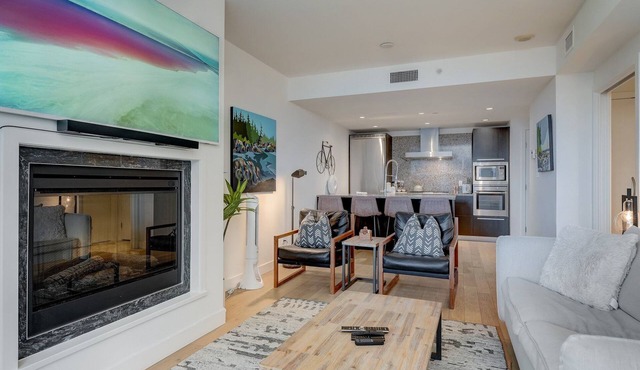 Empress Shores - your stylish home away from home in downtown Victoria by Victoria Prime!