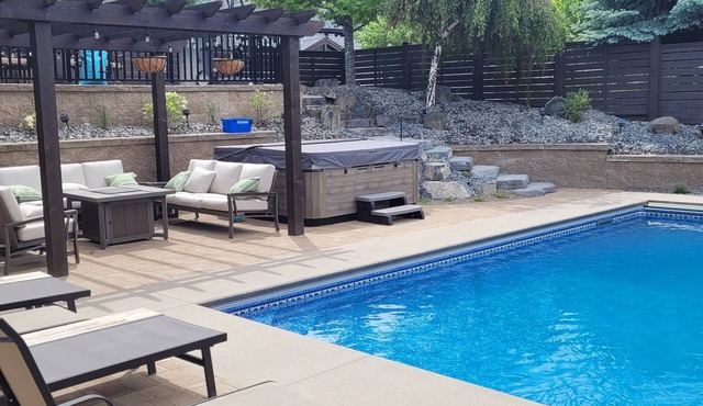 Entire Family Home with Pool and Hot Tub - Near Beaches and Wineries