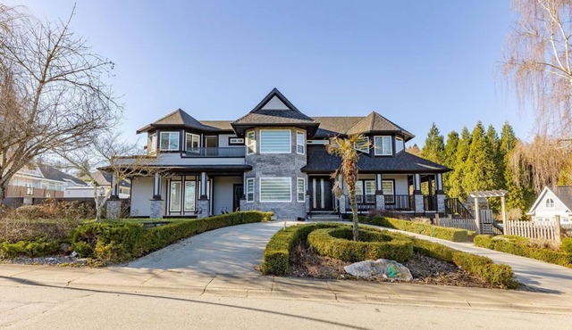 Escape to paradise: Your dream vacation awaits at our stunning Vrbo Property!