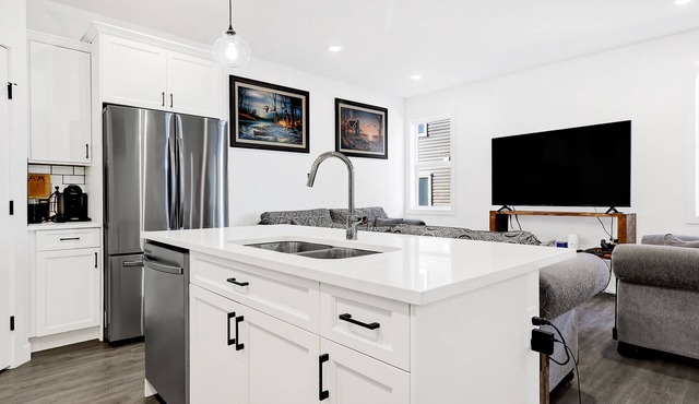 Executive style 4-plex unit is located in Whispering Ridge.