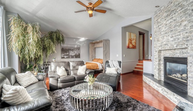 Family-Friendly 2BR w/Rec Room & 3 Beds -AC