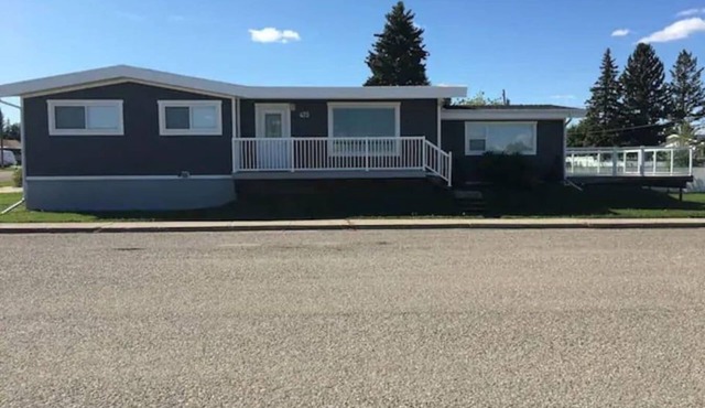Family Friendly Cardston (whole house)!