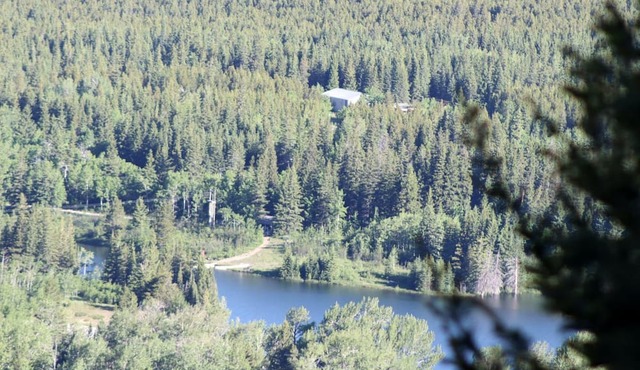 Family-Friendly Dome Perfect for a Cozy and Tranquil Escape in Alberta