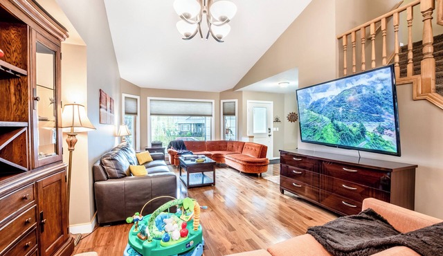 Family Home w/Swim Spa and Lake Views in High River