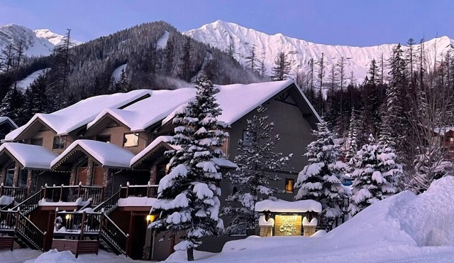 Fernie Alpine Resort accommodation Thunder Ridge Chalet Truly Ski in/Ski out