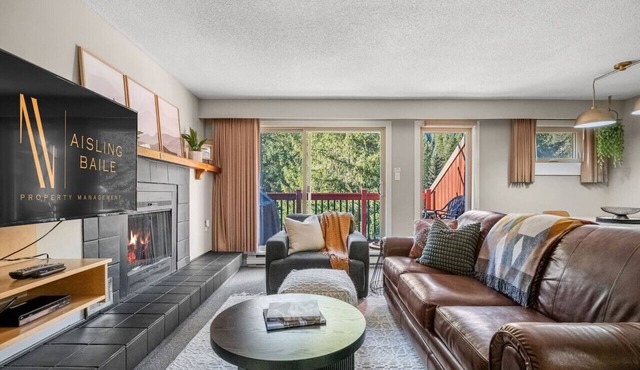 Free Spirit | Ski-In/Out | Hot Pools | Toby Chair