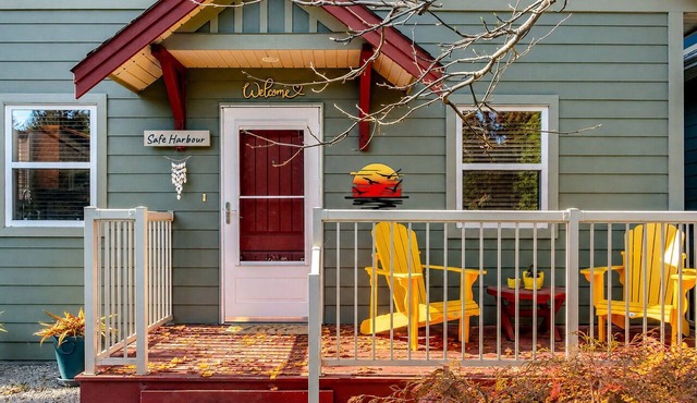 Fully-equipped near Rathtrevor Beach!