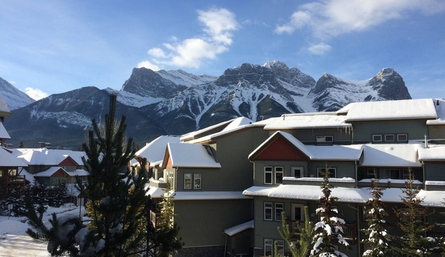 Fully furnished condo in the Rockies