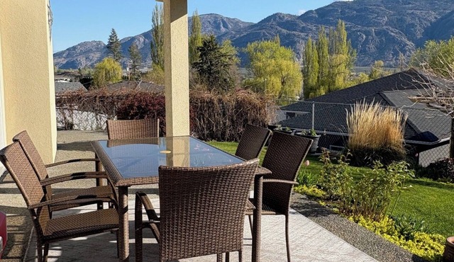 Garden level suite in sunny Osoyoos. Minutes from beaches, parks and golf!