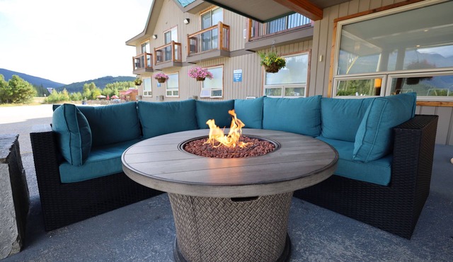 Glacier Mountain Lodge