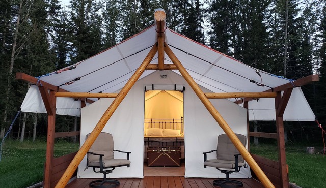 Glamping tent close to the river by Sundre, Alberta