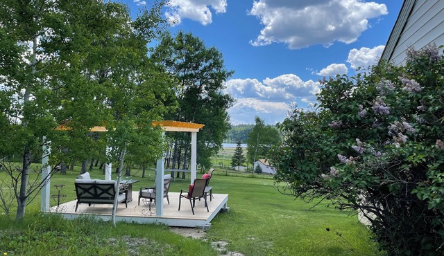 Gorgeous Lakeview The Imperial Ranchettes Guest Suite in Horse Lake