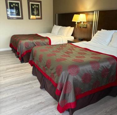 Grand Forks Inn