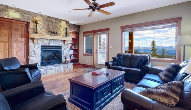 Heart of Big White - Ski Chalet