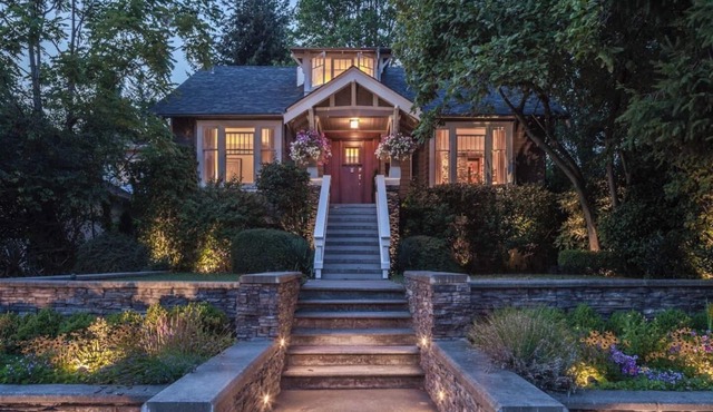 Heritage Home with Hot Tub and Private Garden