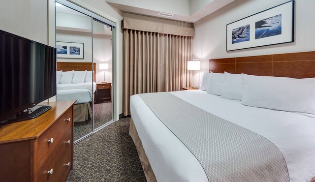Heritage Inn & Suites