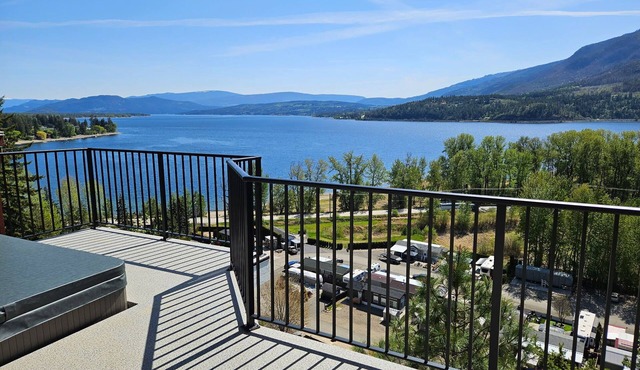 Hilltop Haven - Stunning View