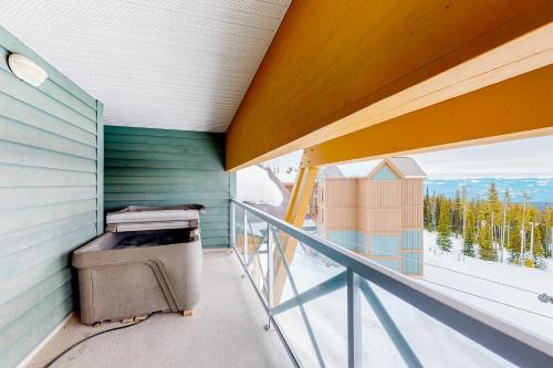 Hilltop Hideaway Condo - Legacy 401A