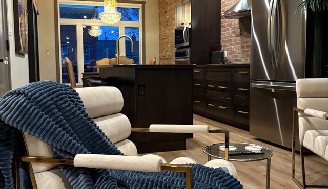 Historic Downtown Luxury Suite