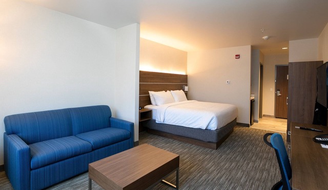 Holiday Inn Express Lethbridge Southeast by IHG