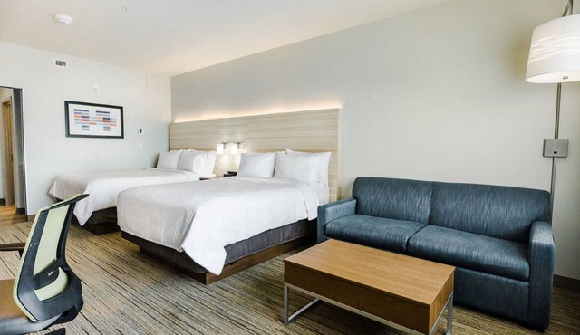 Holiday Inn Express & Suites Edmonton N - St. Albert by IHG