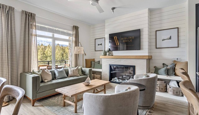 Hot Tub | 2 Min From Lake | Modern | Shuffle Board