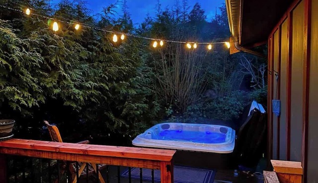 Hot Tub - Large Fully Enclosed deck - Pet Friendly