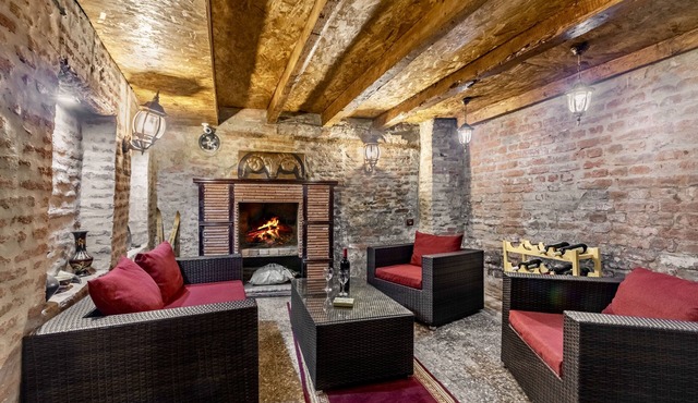 House located in old part of Tbilisi, few steps away from famous Agmashenebely in T'bilisi