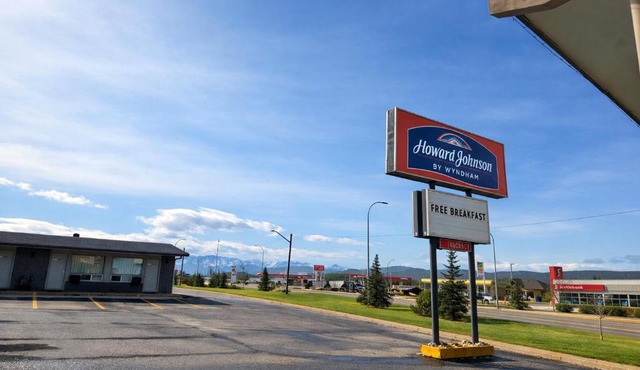 Howard Johnson by Wyndham Hinton
