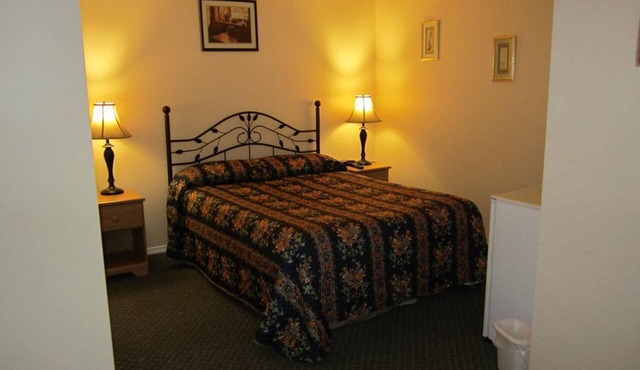 Jade Mountain Motel