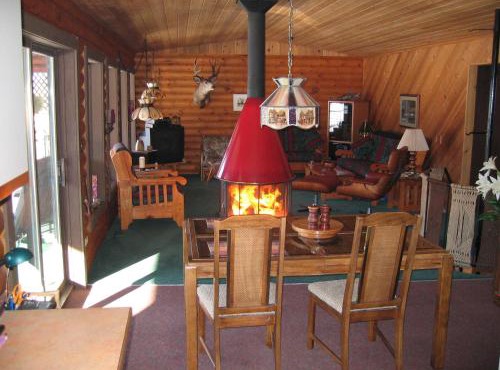 Kamloops Log Home Bed and Breakfast